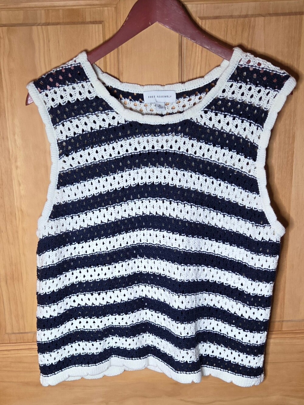 Navy & White Free Assembly Crochet Tank Top With Scalloped Edges Size XL